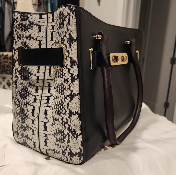 COACH handbag - Picture 5 of 9